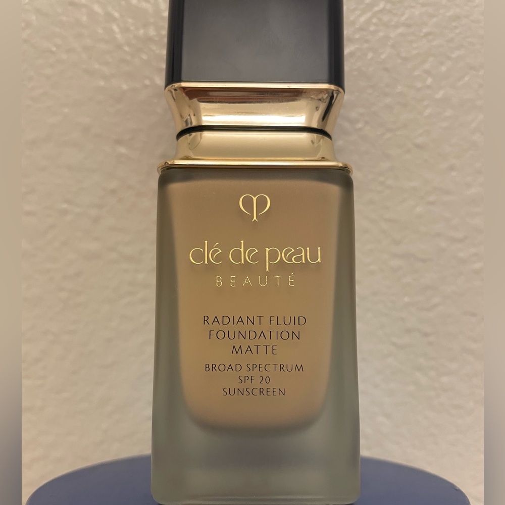 Clé de Peau Beauté Radiant Fluid Foundation Matte